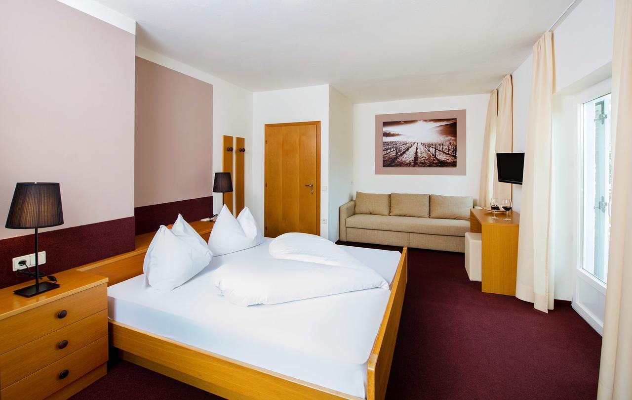 Hotel Sigmundskron Eppan an der Weinstraße Buitenkant foto